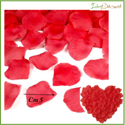 Petali rossi decorazione San Valentino finti cm4.5x5 sintetici 